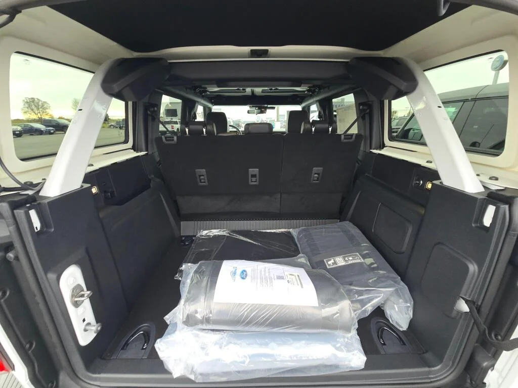 New 2025 Oxford White Ford Badlands® image 9