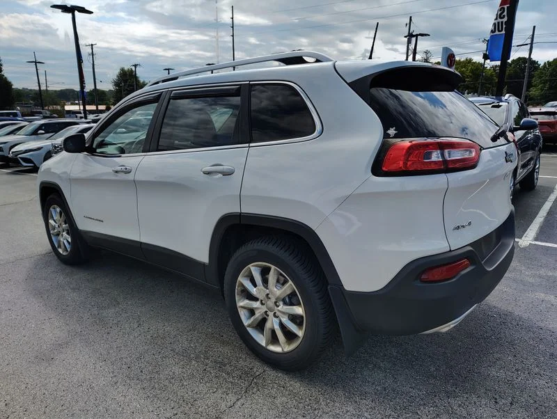 Used 2016 White Jeep Limited image 6