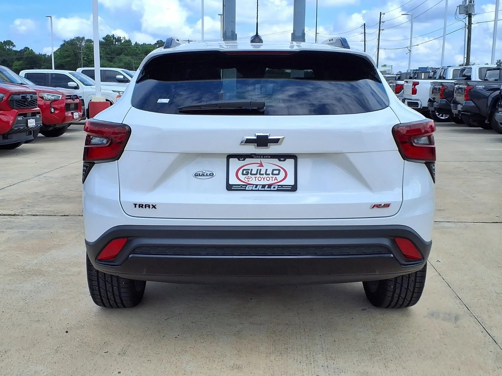 Used 2024 White Chevrolet 2RS image 7