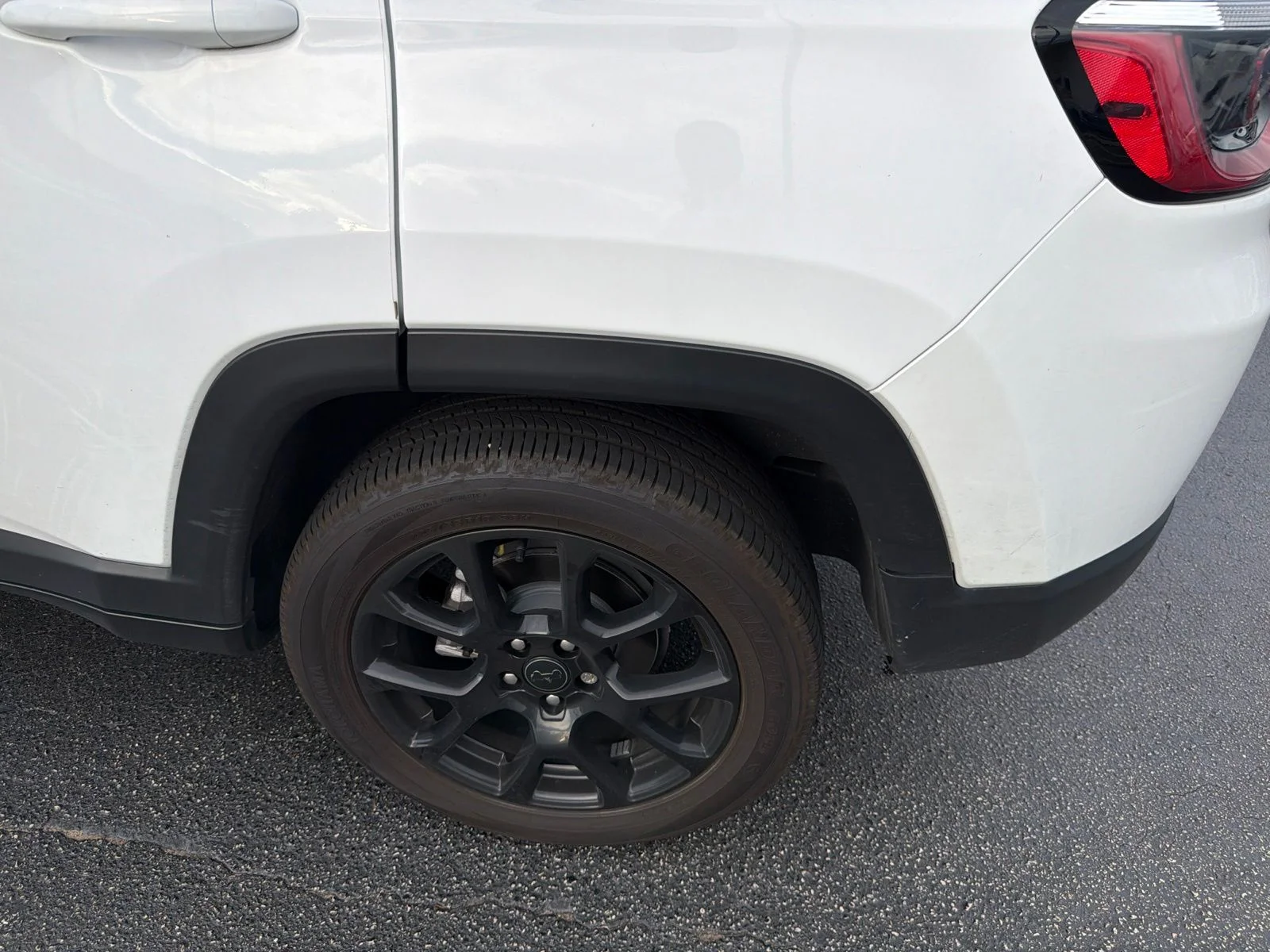 Certified Used 2025 White Jeep Latitude image 14