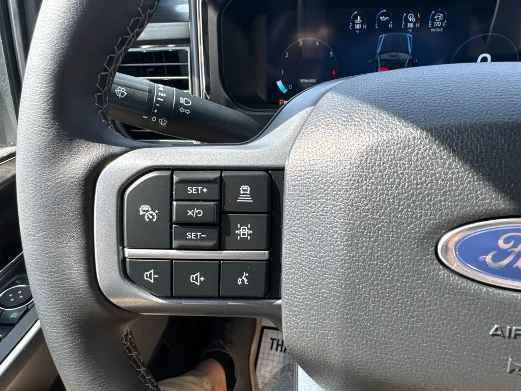 Used 2025 White Ford Lariat image 23