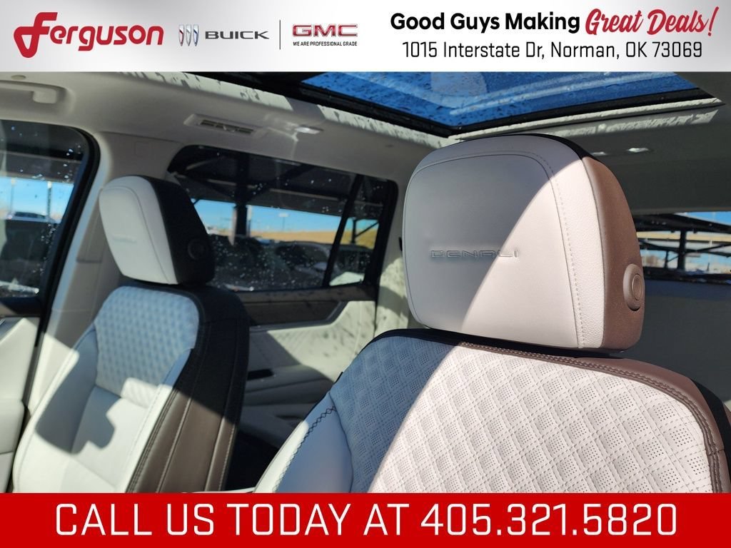2026 GMC Acadia Denali - Photo 17