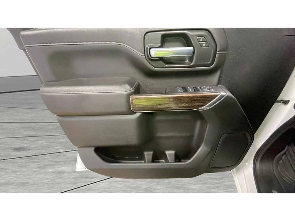 Used 2021 Summit White Chevrolet LT image 10