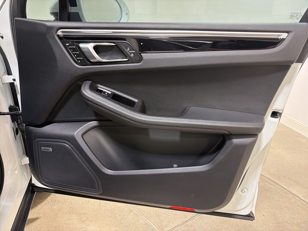 Used 2021 White Porsche Base image 23