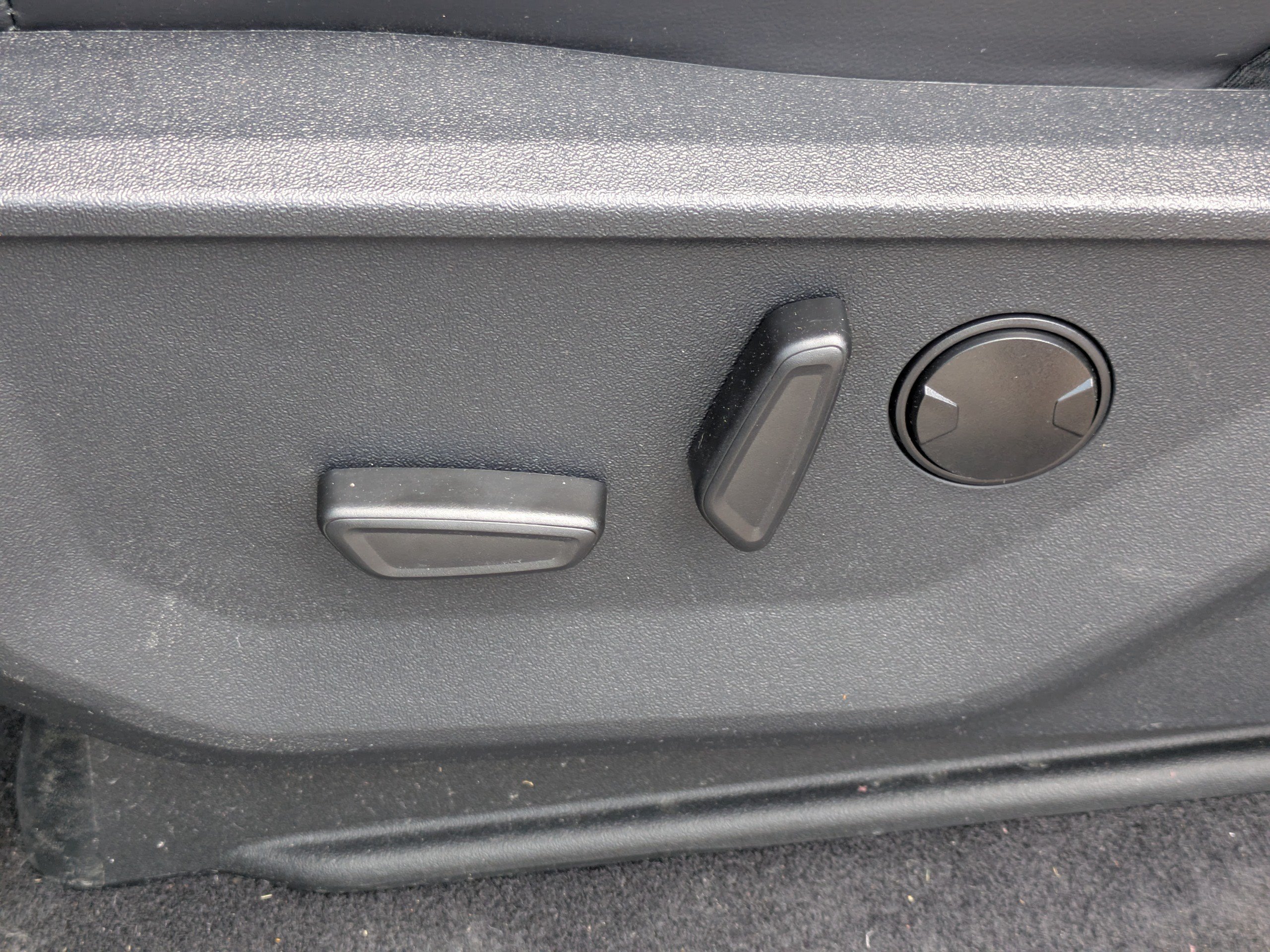 Used 2025  Ford Tremor image 18
