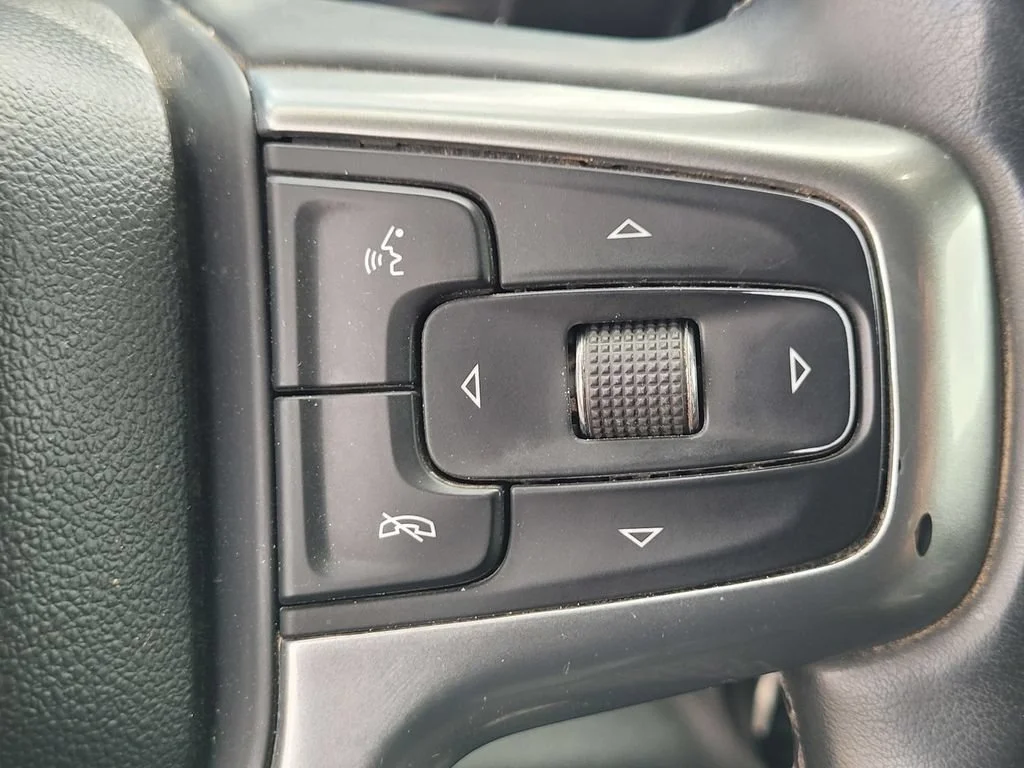 Used 2024 Summit White Chevrolet LT image 23