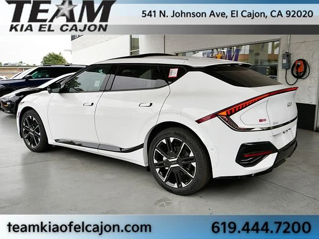 New 2026 White Kia GT-Line image 8