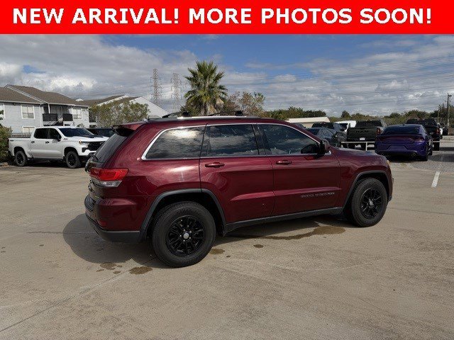 Used 2018 Jeep Grand Cherokee Laredo E with VIN 1C4RJEAG7JC438379 for sale in Webster, TX