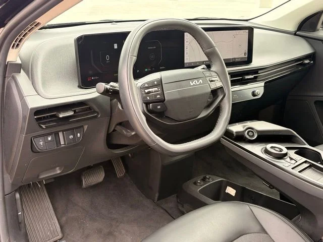 Certified Used 2025 Black Kia Light image 12