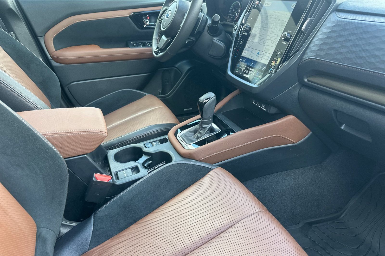 Used 2025 White Subaru Touring image 16