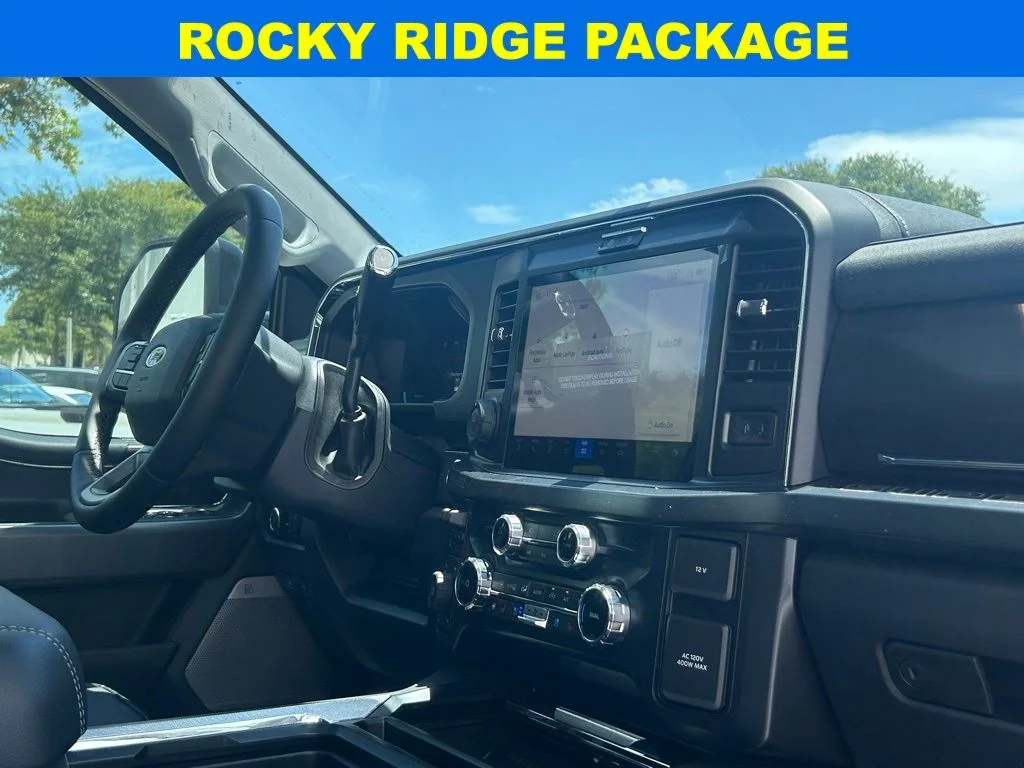 2025 Ford F-350 Super Duty Lariat - Photo 32