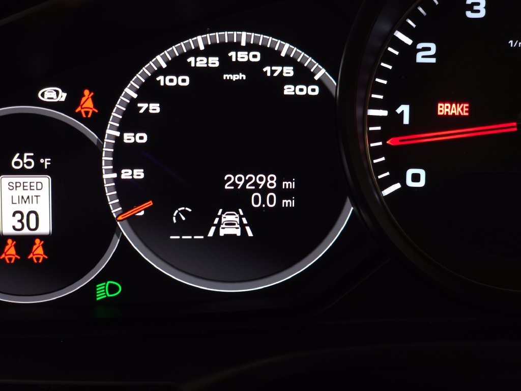 Used 2022  Porsche 4S image 23