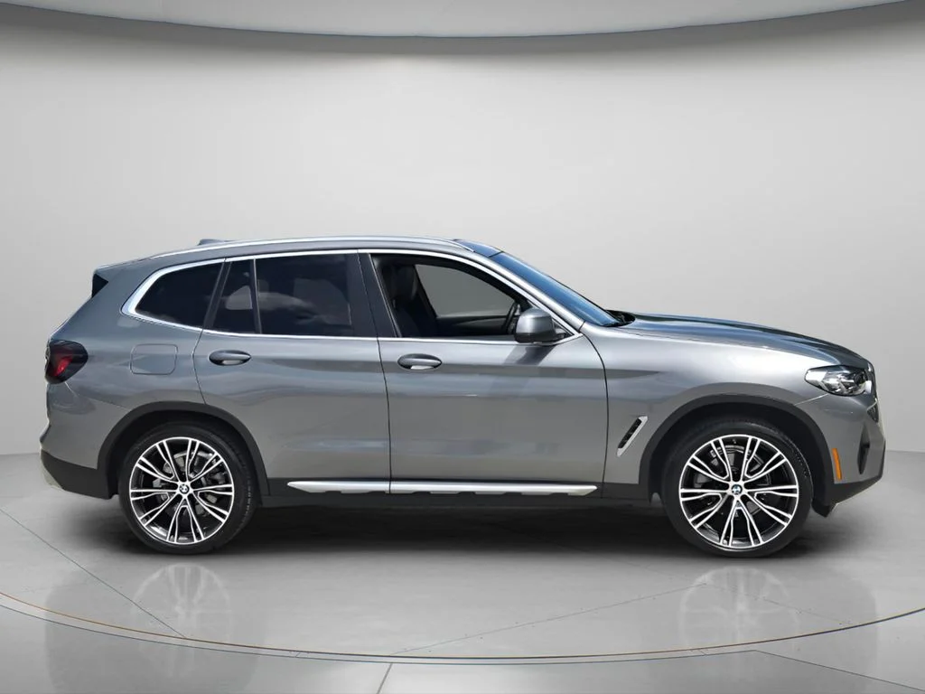 Used 2024 Gray BMW sDrive30i image 8