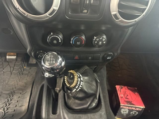 Used 2014 Gray Jeep Unlimited Rubicon image 16