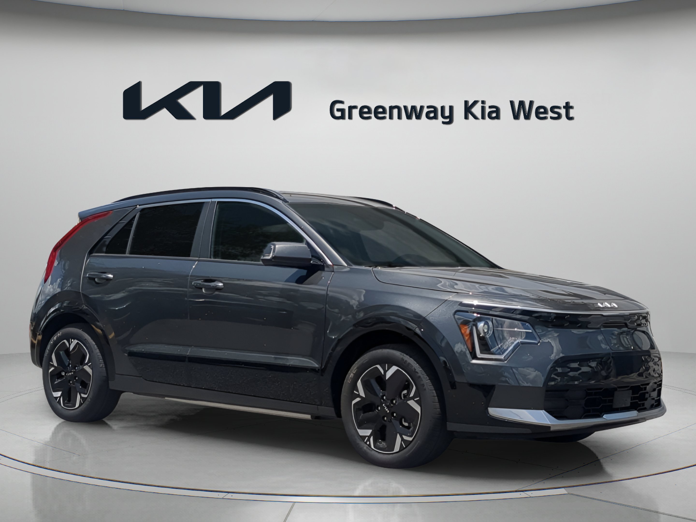 New 2026 Interstellar Gray Kia Wind image 2