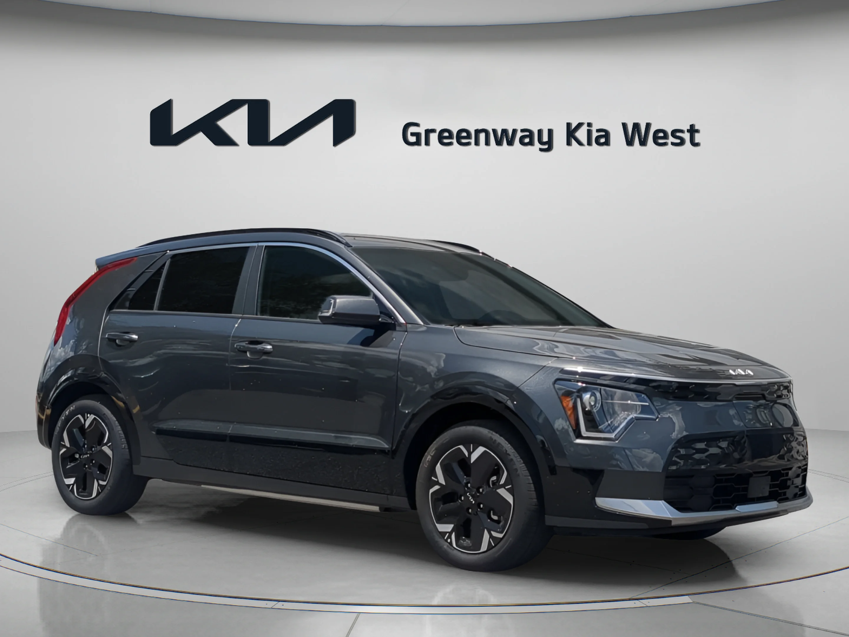New 2026 Interstellar Gray Kia Wind image 2