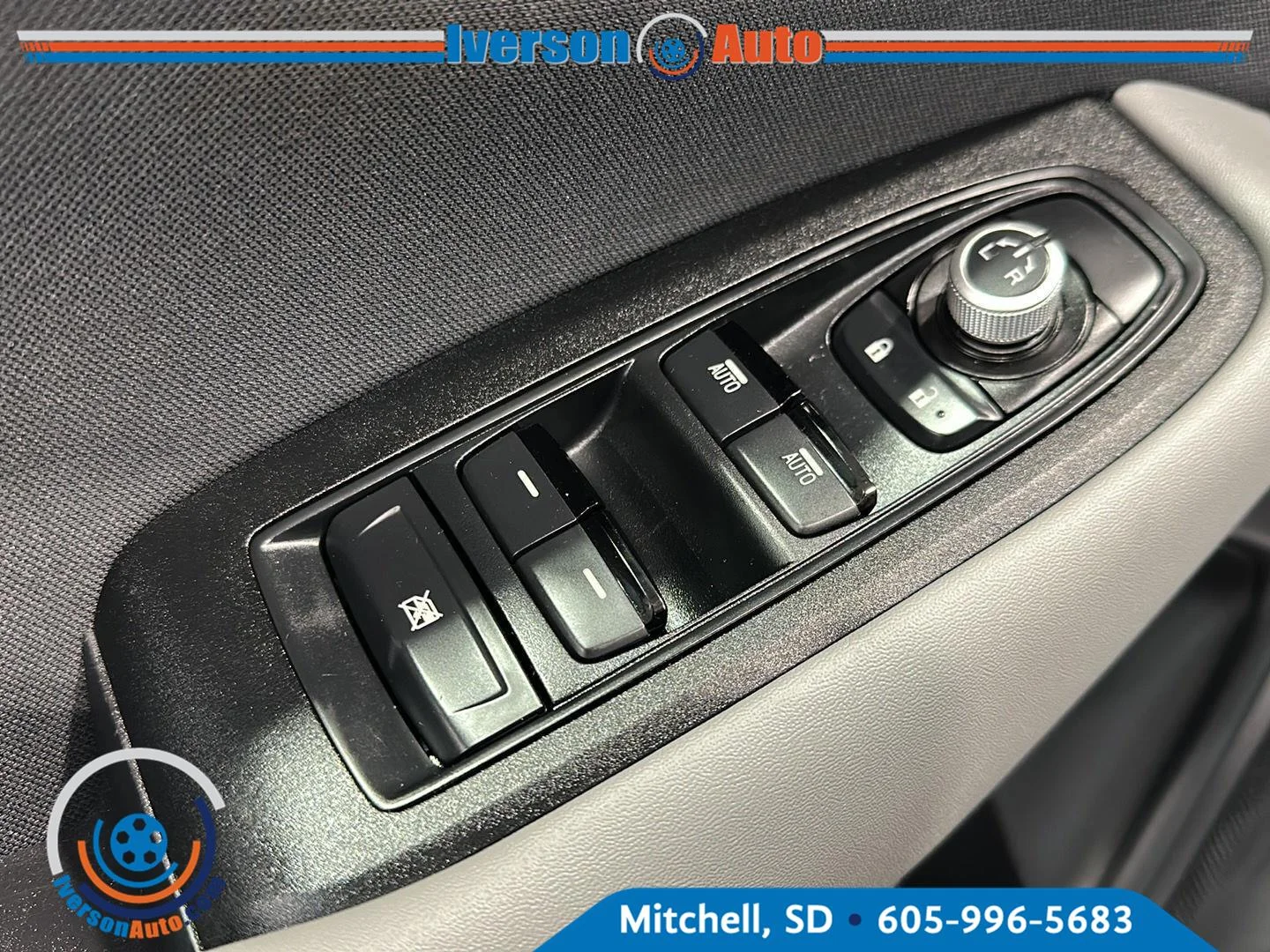 Used 2025 Ice Silver Metallic Subaru Premium image 14
