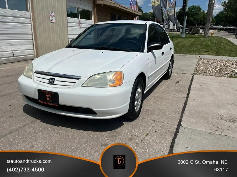 Used 2001 White Honda LX Sedan 4D image 2