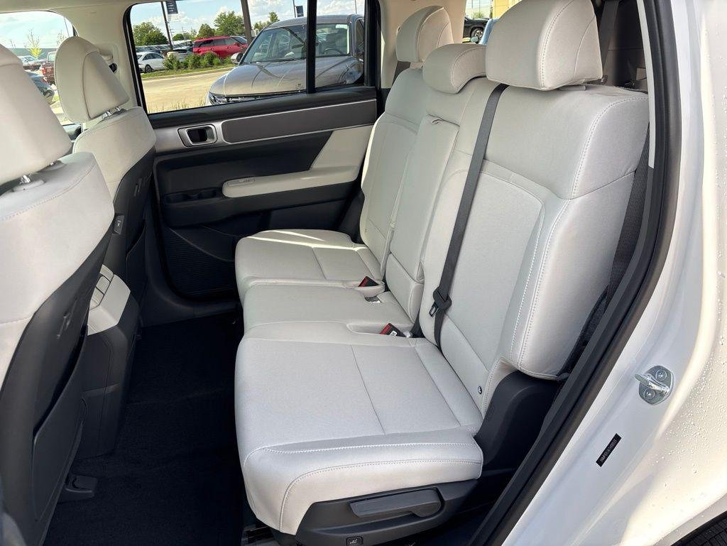 New 2026 White Hyundai SE image 34