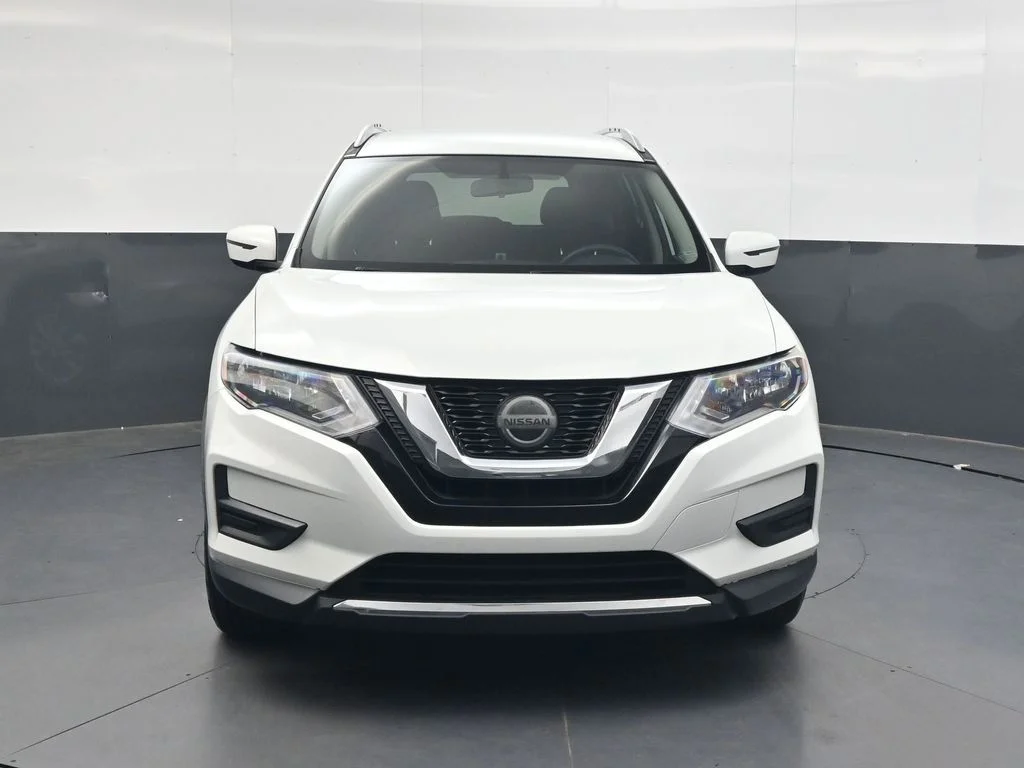 Used 2018 Glacier White Nissan SV image 9