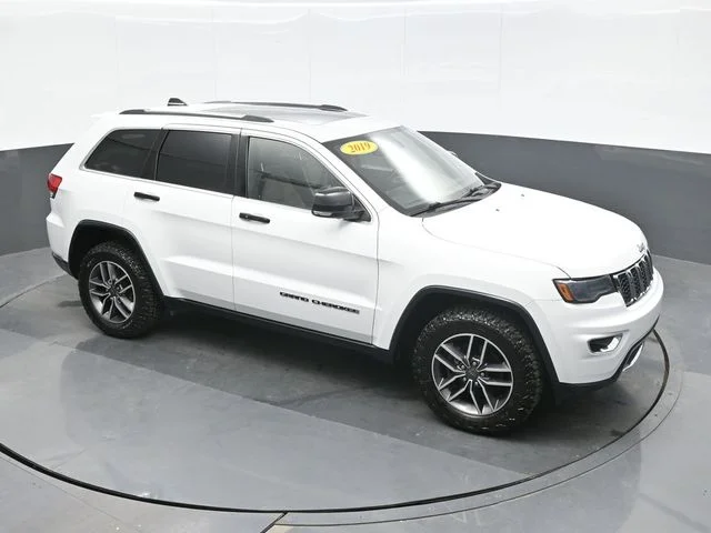 Used 2019 White Jeep Limited image 15