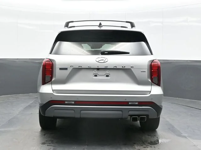 Used 2024 Silver Hyundai SEL image 2