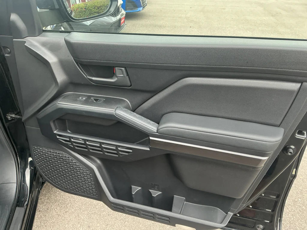 Used 2025 BLACK Toyota SR5 image 12