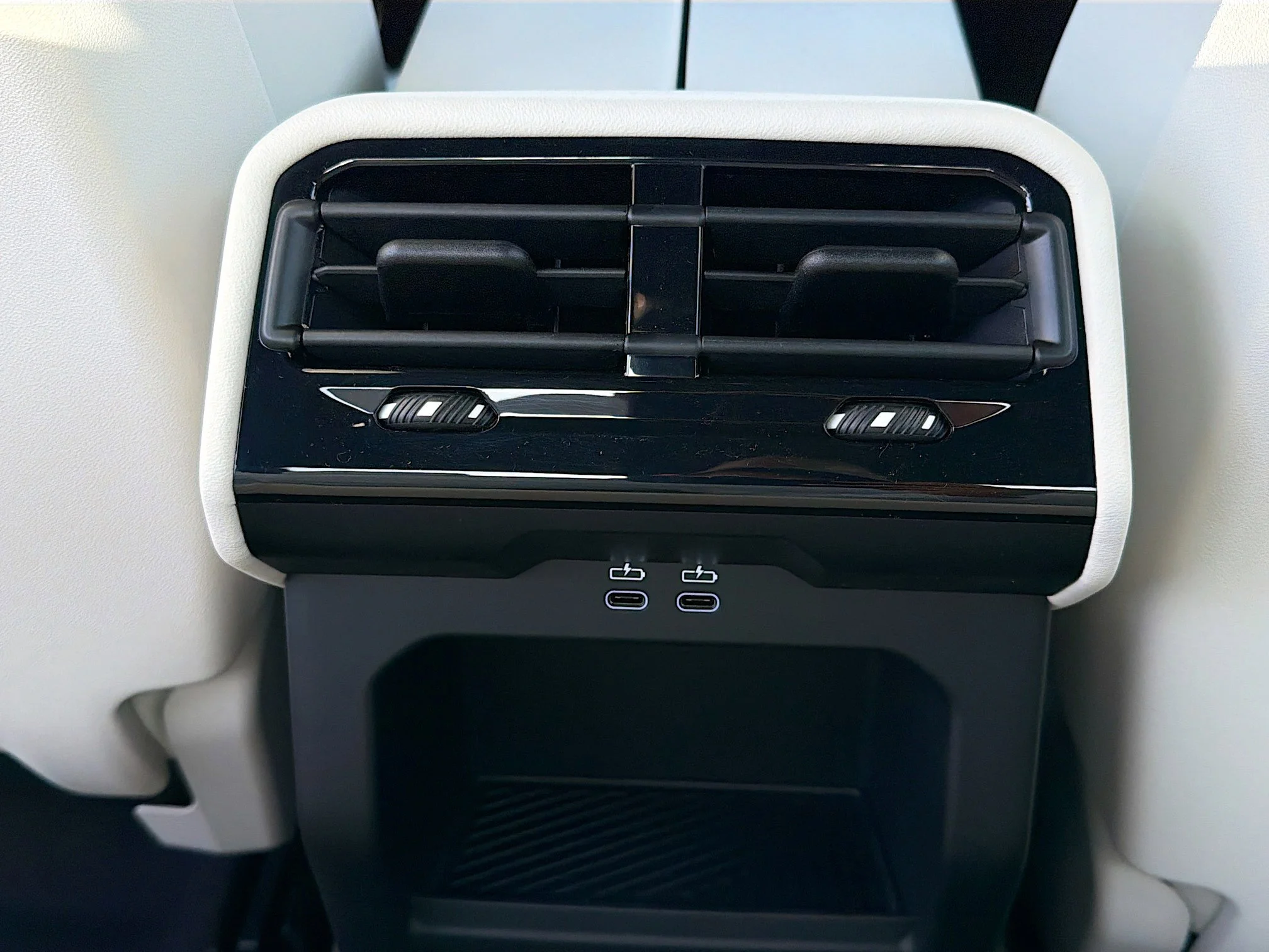 New 2027 Mineral White Metallic BMW 530i image 19