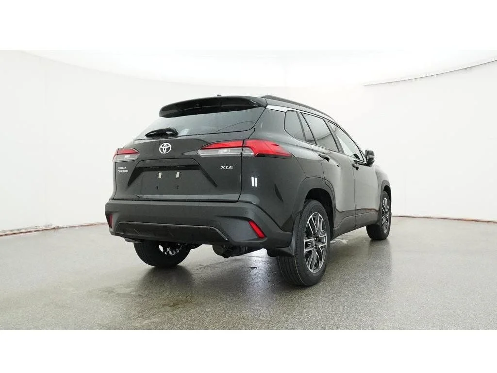 New 2026 Jet Black Toyota XLE image 31