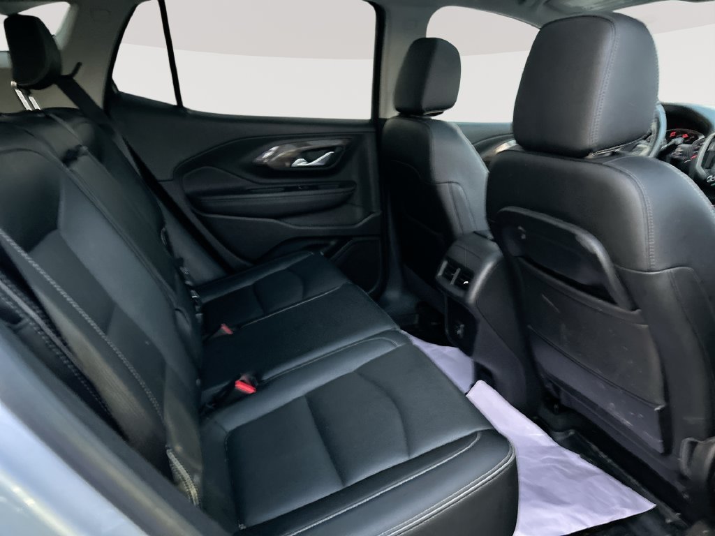 Used 2019 Silver GMC Denali image 30