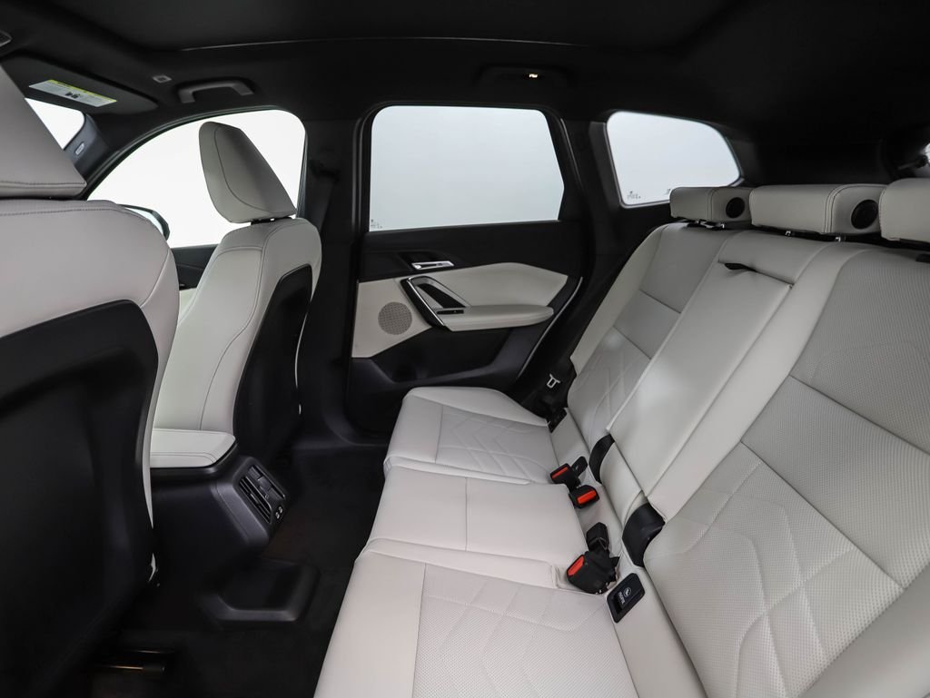 Used 2026 Silver Metallic BMW xDrive28i image 22