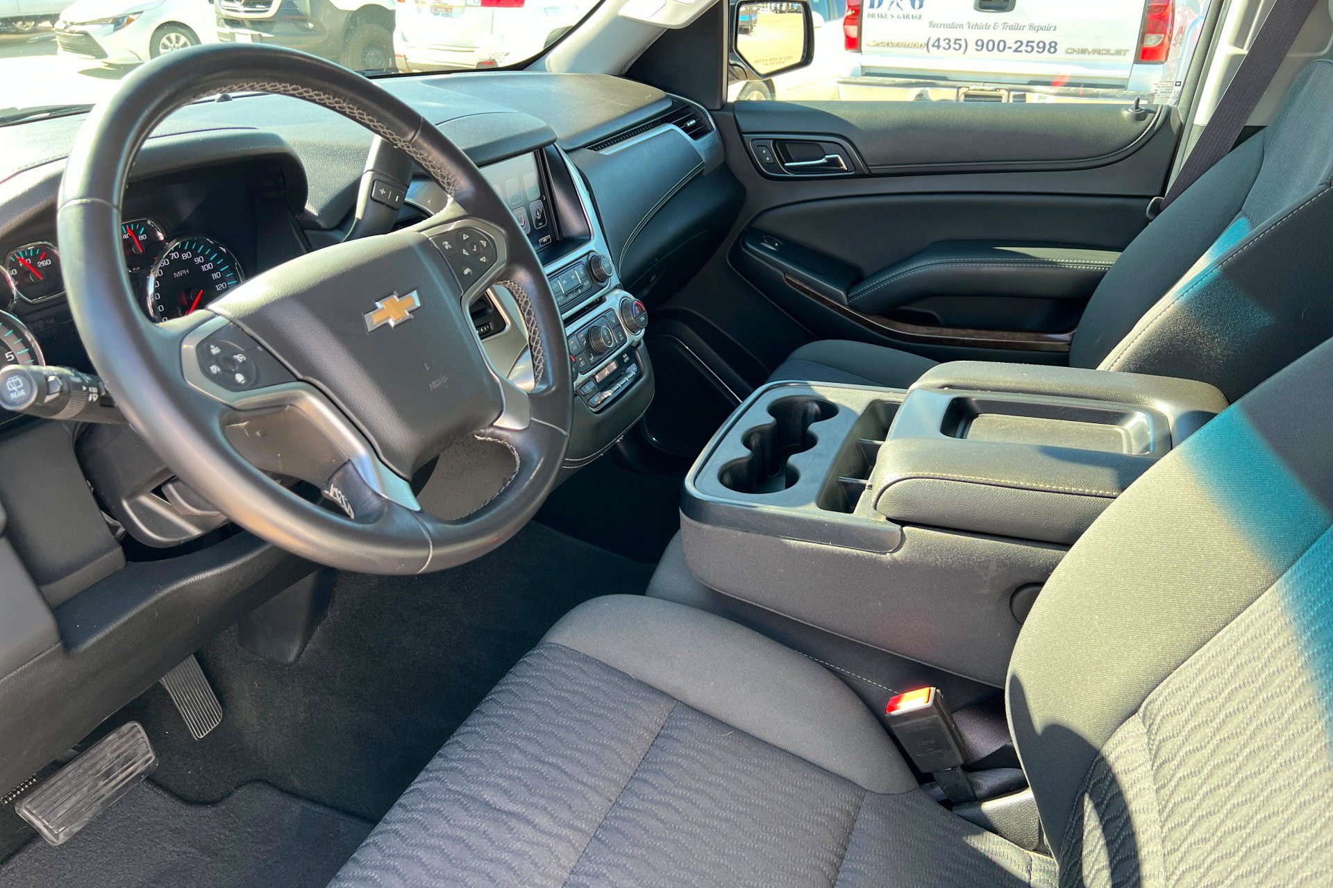 2017 Chevrolet Suburban LS - Photo 16