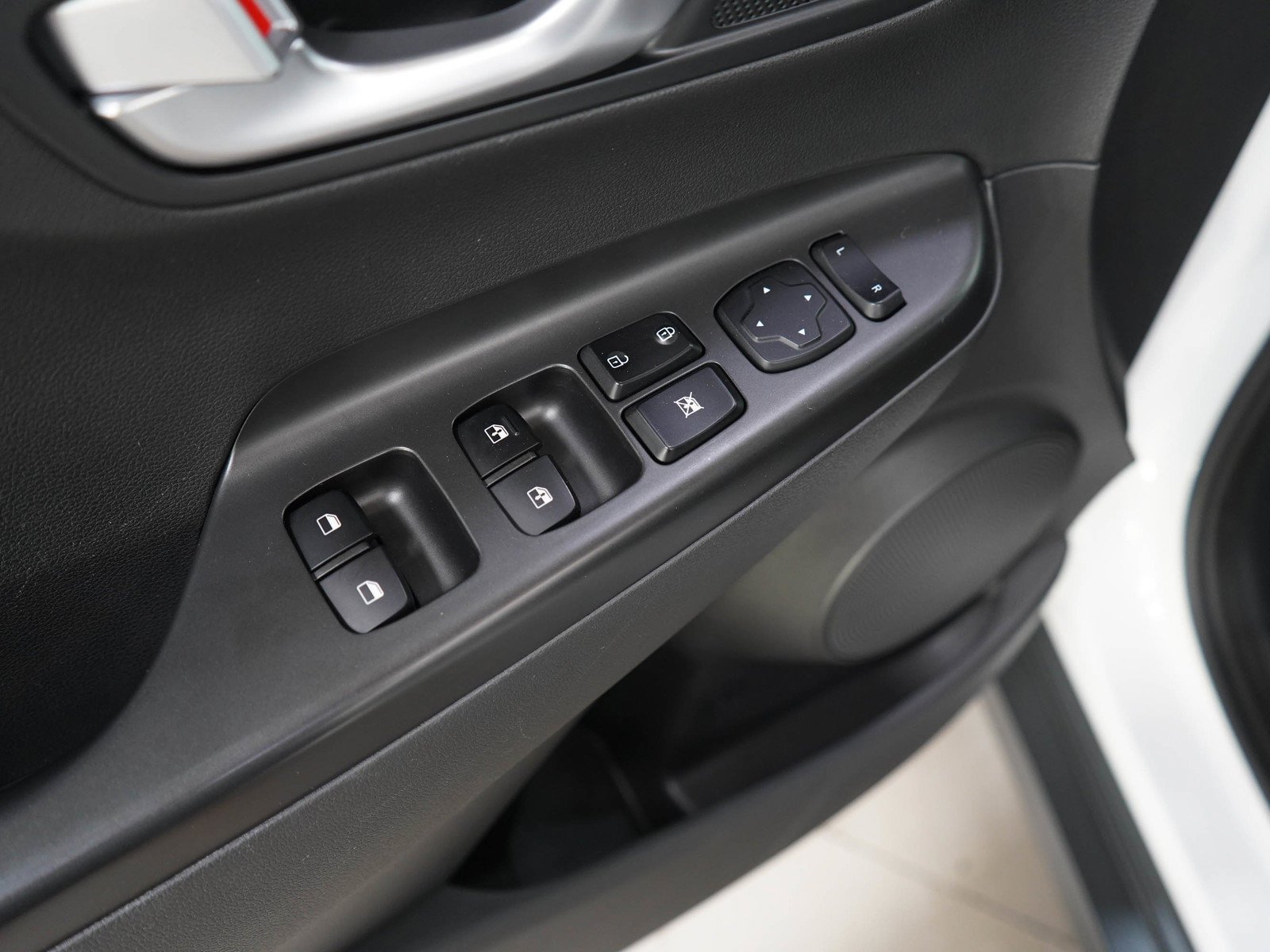 2023 Hyundai Kona EV SEL - Photo 19