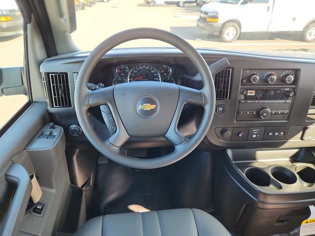 New 2025 Summit White Chevrolet WT image 12