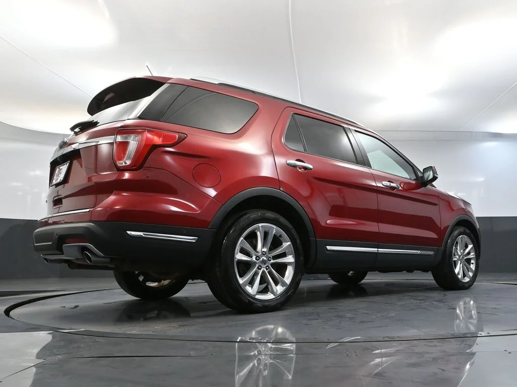 Used 2018 Red Ford Limited image 57