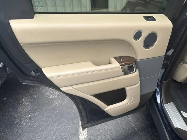 Used 2015 Blue Land Rover 3.0L V6 Supercharged HSE image 38