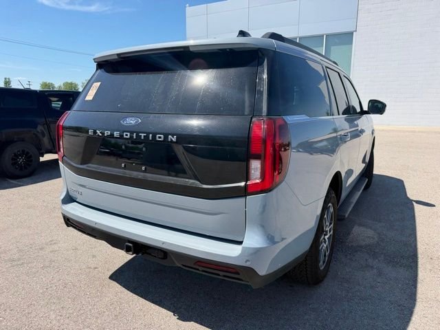 Used 2025 Gray Ford Active image 12