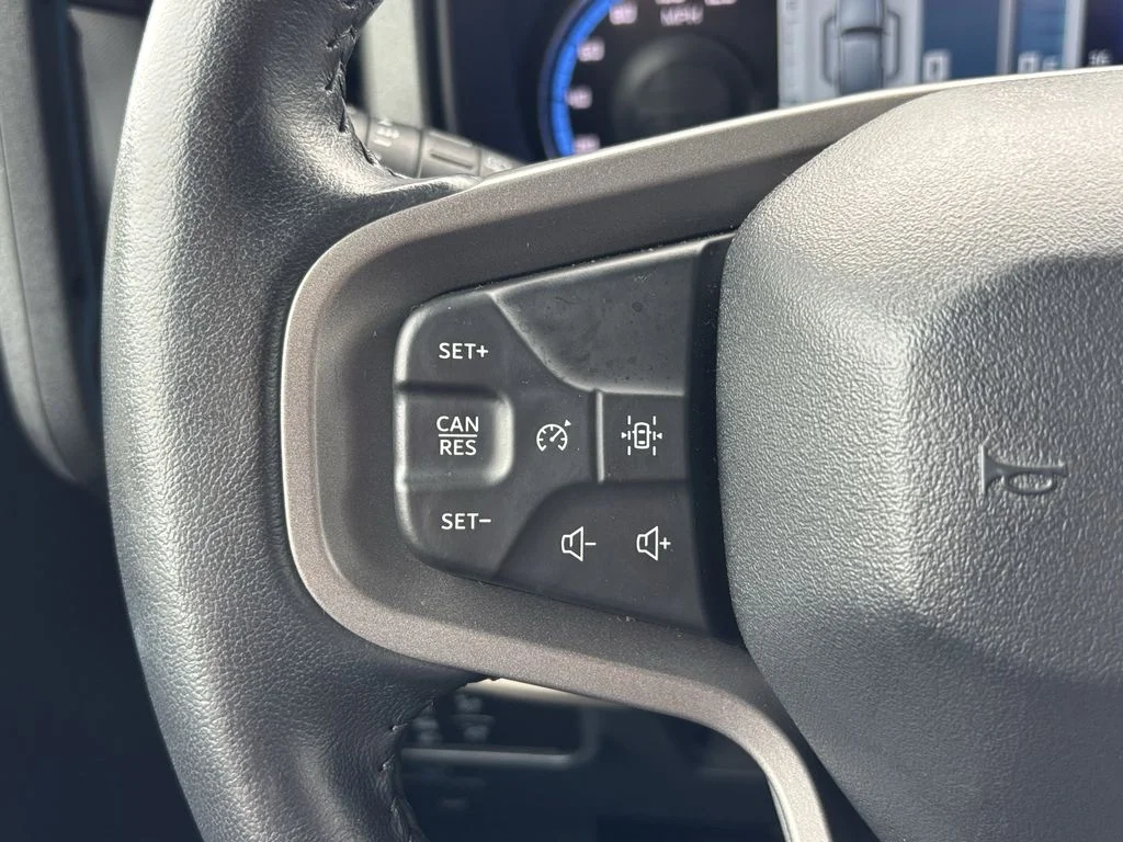 Used 2024 Gray Ford Wildtrak image 29