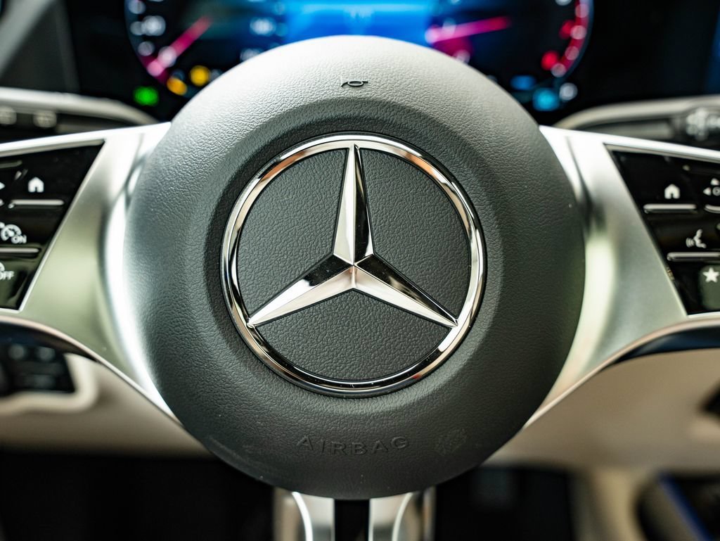 New 2026 Cosmos Black Metallic Mercedes-Benz GLA 250 image 31