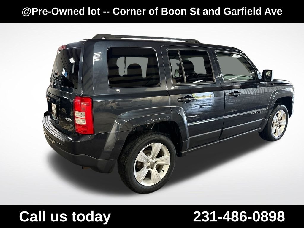 Used 2014 Gray Jeep Latitude image 5