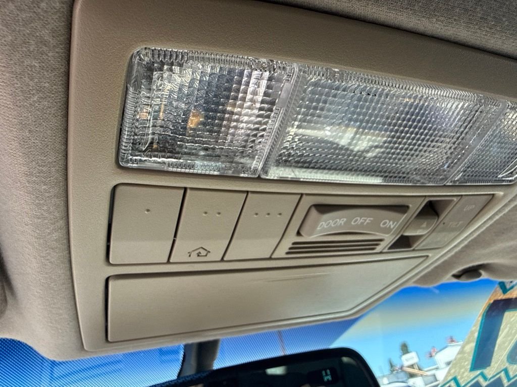 Used 2007 Red Toyota XLE image 19