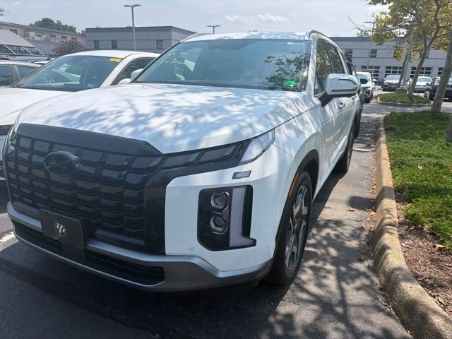 Used 2025 Hyper White Hyundai SEL Premium image 4