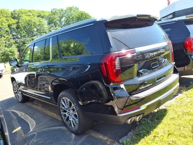 2026 GMC Yukon XL Denali - Photo 4