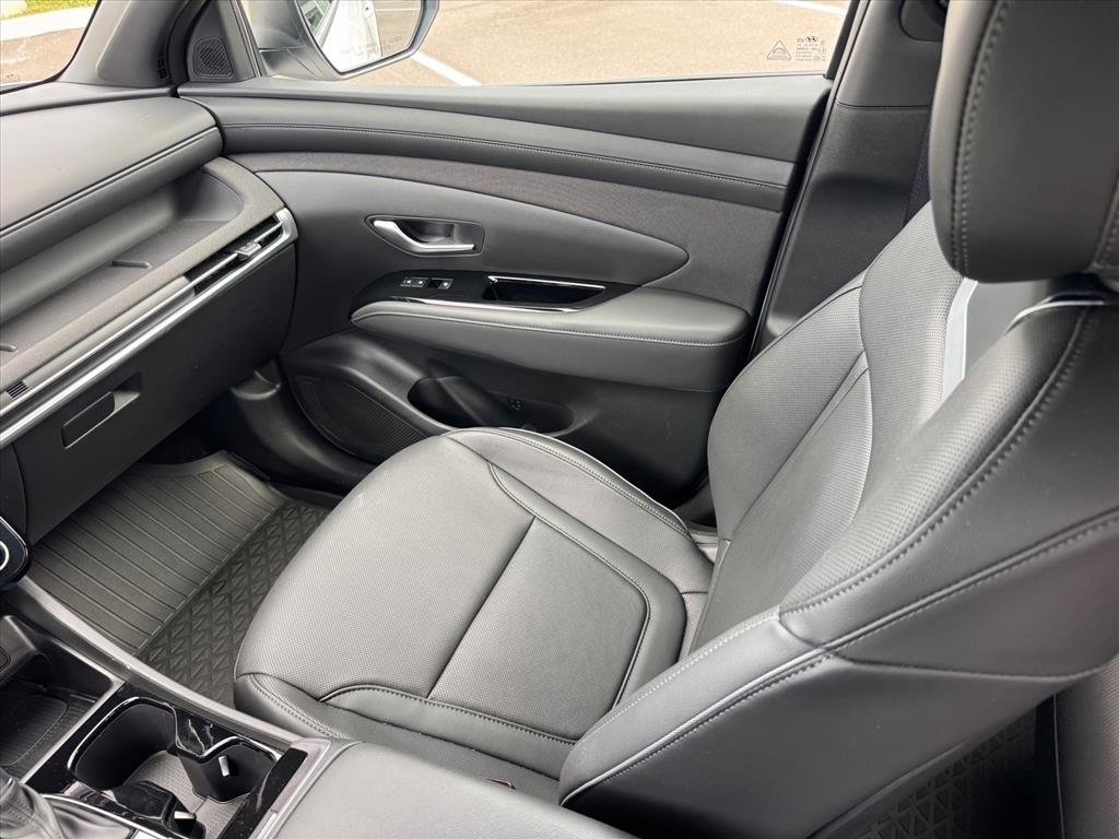 Used 2025 Atlas White Hyundai Limited image 14
