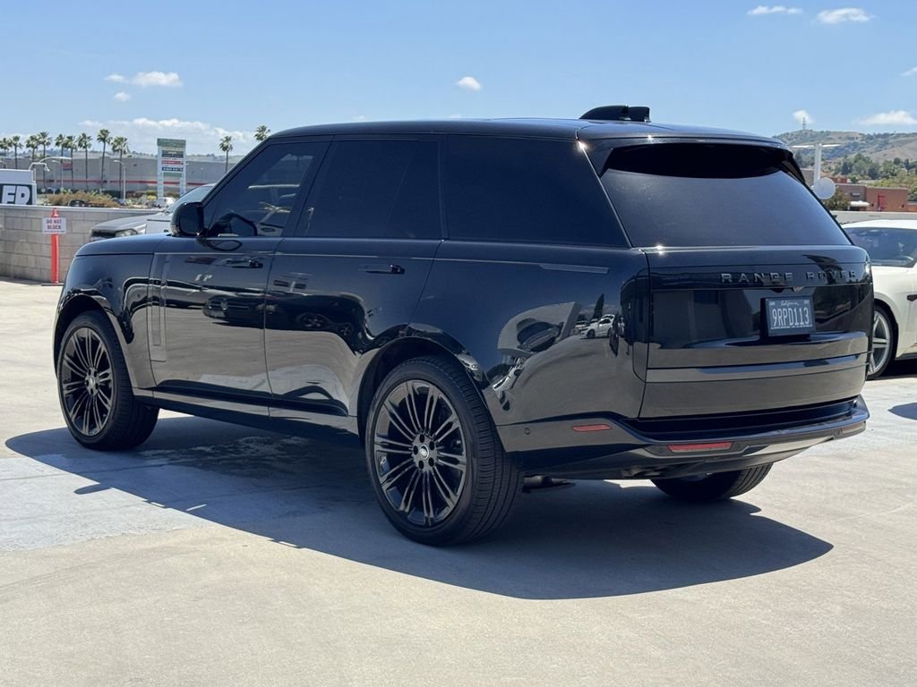 Used 2025 Santorini Black Land Rover SE image 4