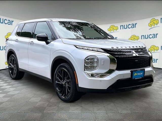 Pre-Owned 2023 Mitsubishi Outlander SE 4WD