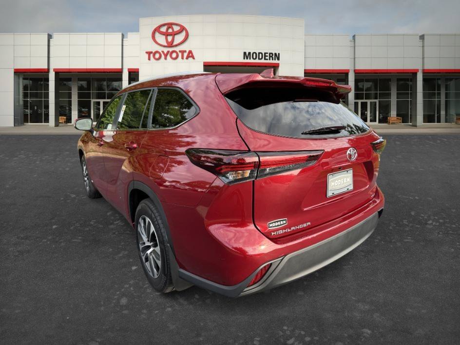 Used 2026 Ruby Flare Pearl Toyota Hybrid XLE image 7