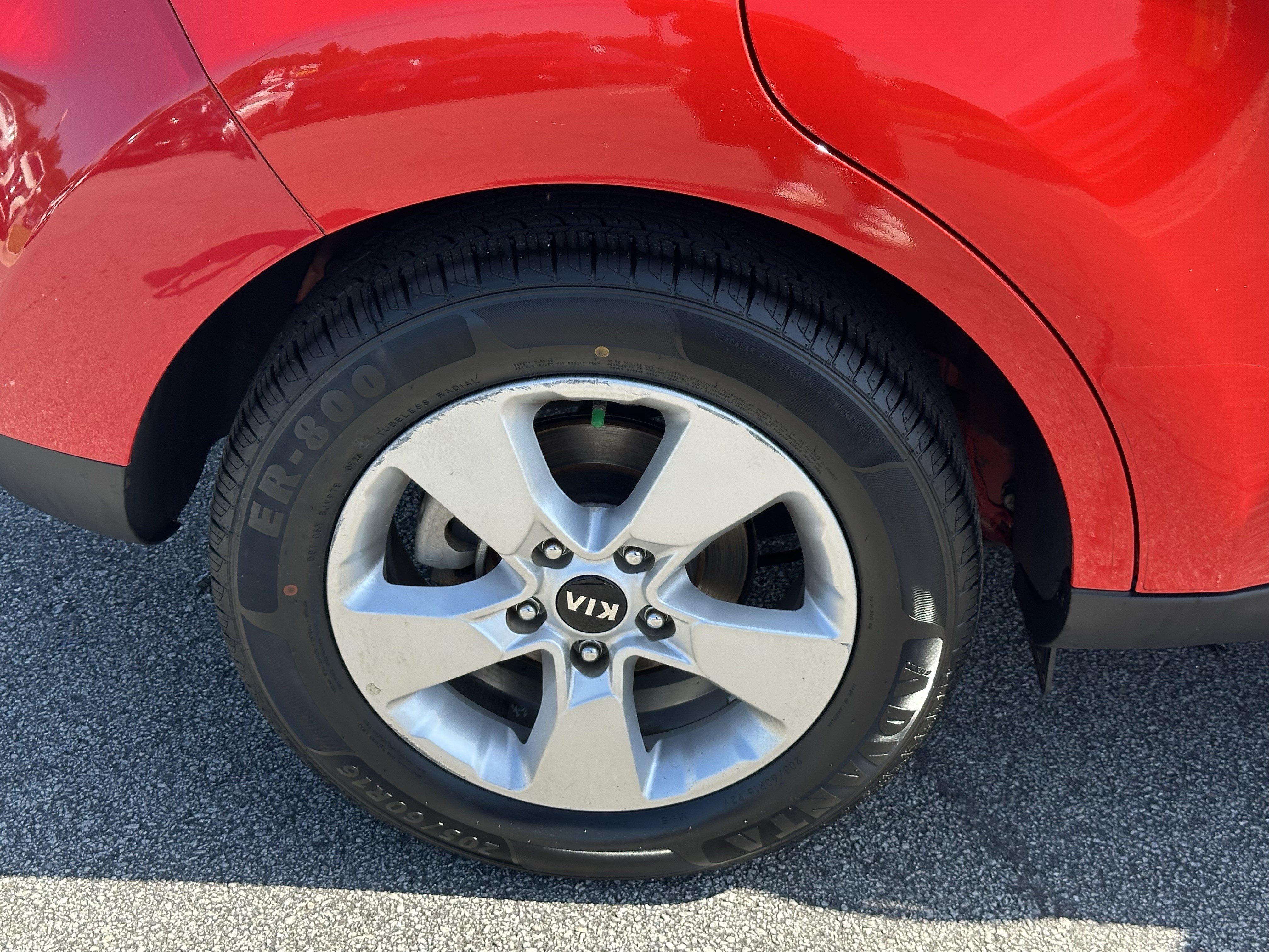 Used 2019 Inferno Red Kia Base image 17