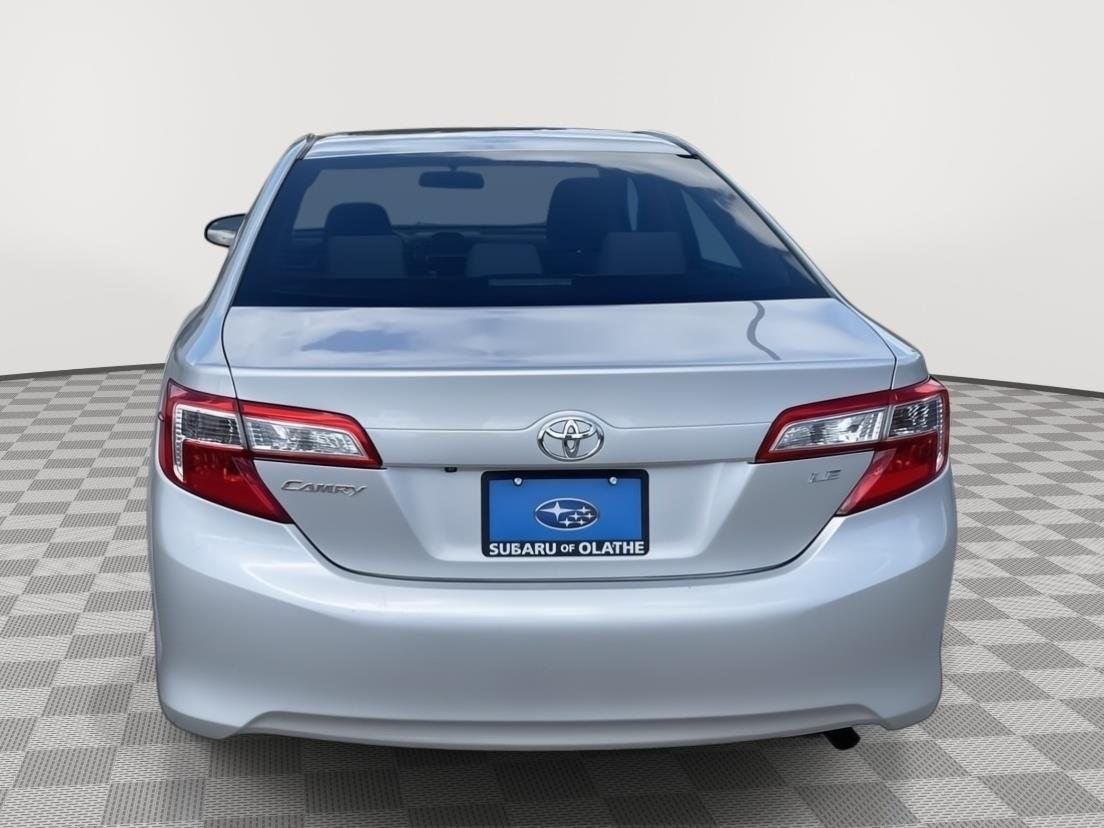 Used 2014 Classic Silver Metallic Toyota LE image 13