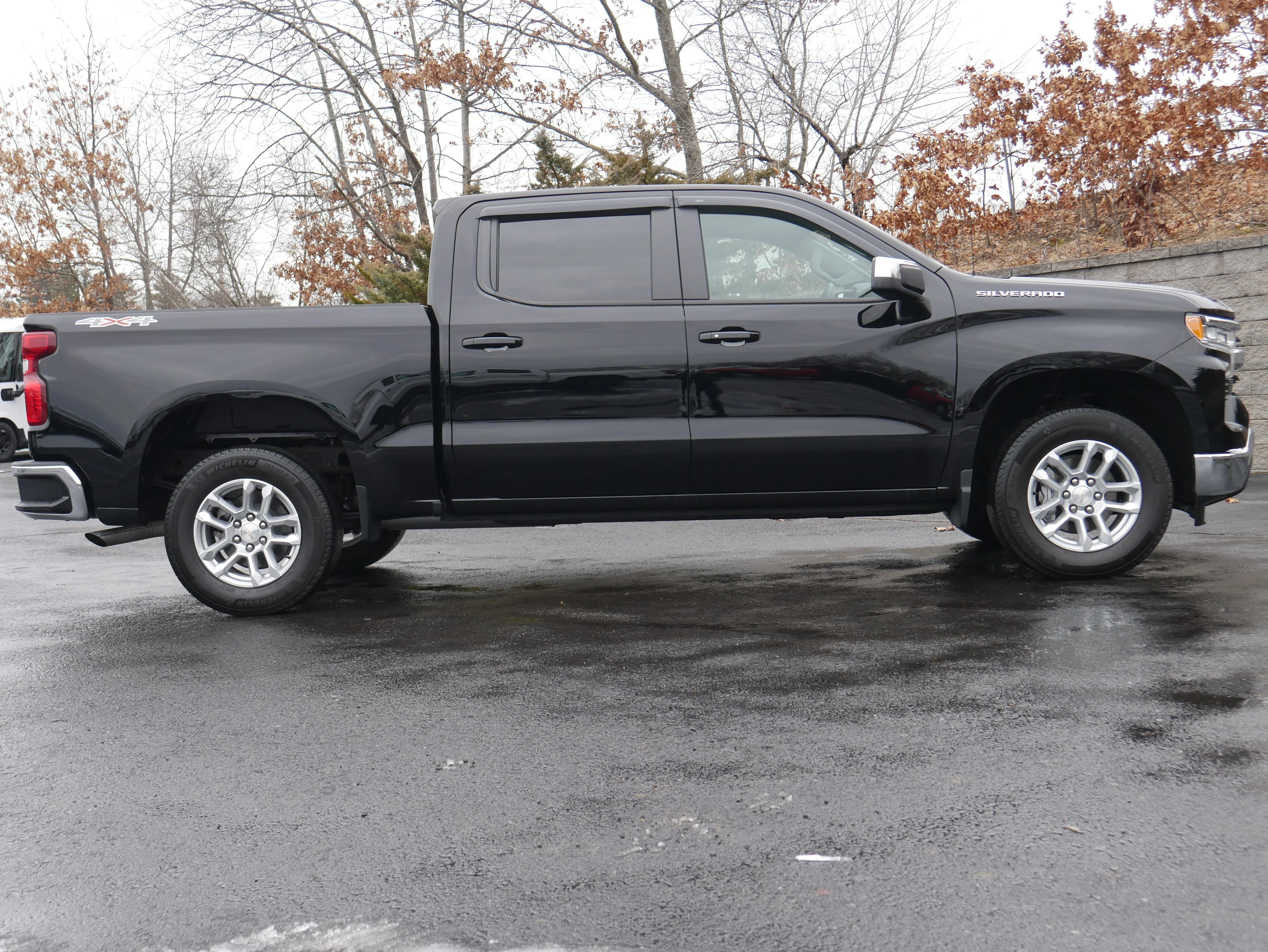 2023 Chevrolet Silverado 1500 LT - Photo 10